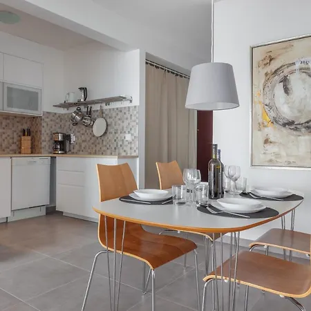 White Makarska